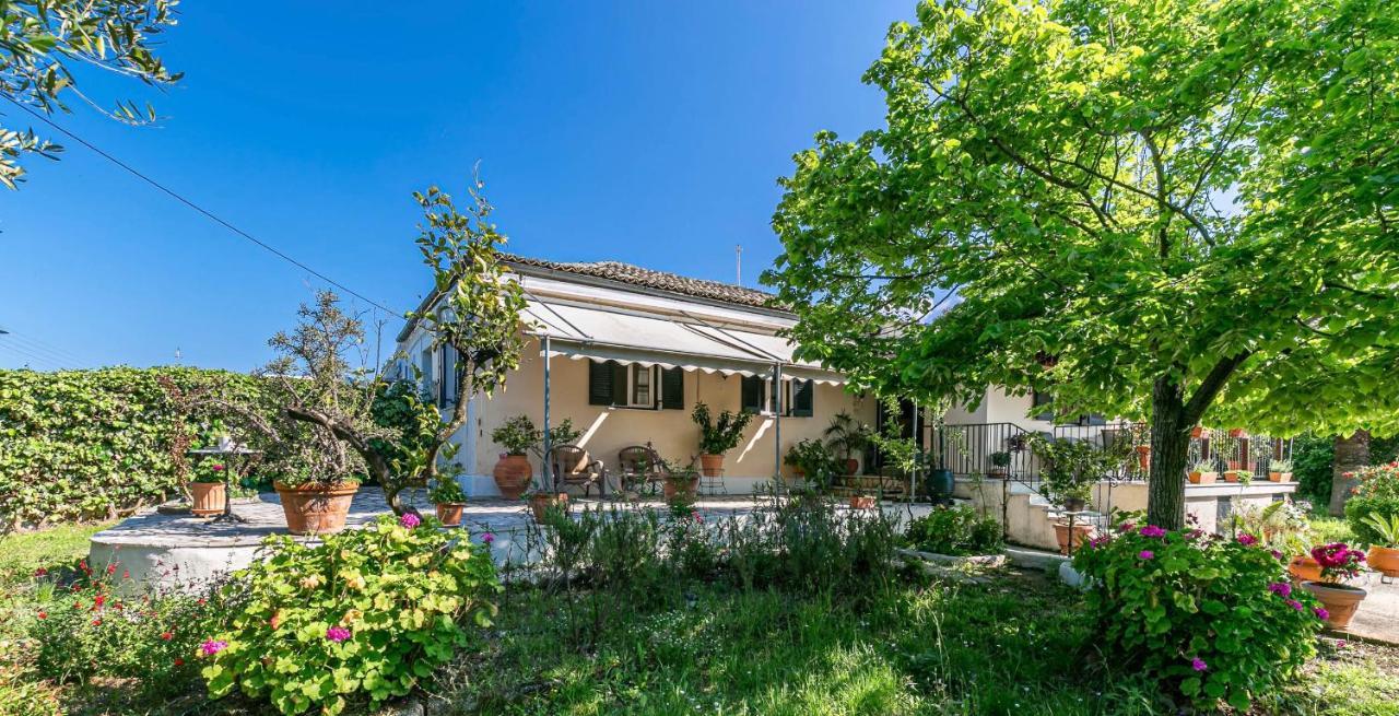 Eutuxia House Holiday home *